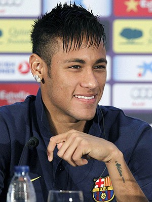 Neymar coletiva apresentação Barcelona (Foto: EFE)