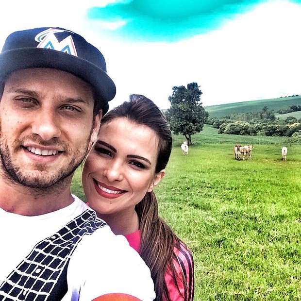 Kamilla Salgado e Eliéser curtem fazenda (Foto: Reprodução/Instagram)