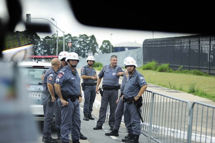 Corinthians x São Paulo polícia (Foto: Marcos Ribolli)