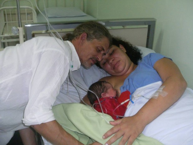 Mãe e bebê passam bem após cesariana forçada em Torres, litoral do RS (Foto: Arquivo Pessoal)