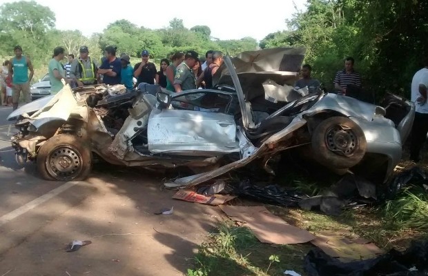 Cinco jovens morreram em um acidente na GO-330 em Pires do Rio, Goiás (Foto: Reprodução/TV Anhanguera)