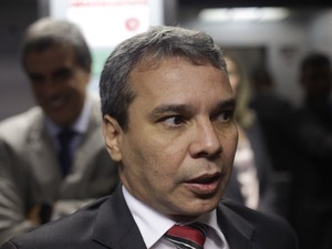 01/03/2016 - Wellington César Lima e Silva fala com jornalistas em Brasília (Foto: Eraldo Peres/AP) 01/03/2016 - Wellington César Lima e Silva fala com jornalistas em Brasília (Foto: Eraldo Peres/AP)