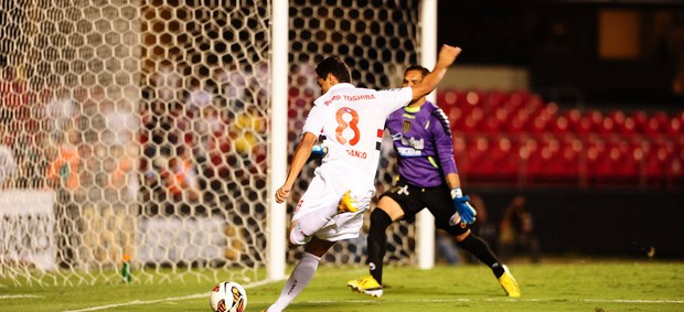 Ganso, São Paulo x The Strongest (Foto: Marcos Ribolli)