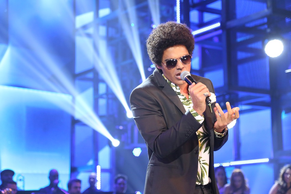 Enzo Romani homenageia Bruno Mars no 