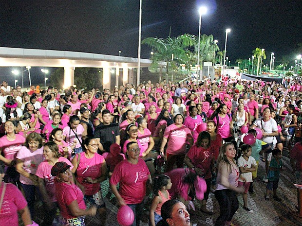 Evento reuniu dezenas na Ponta Negra, em Manaus (Foto: Indiara Bessa/G1 AM)