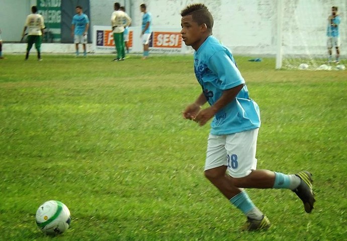 Carlinhos, meia do Parnahyba  (Foto: Renneé Fontenele/Portal Azulino)