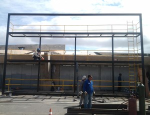 Estrutura que irá comportar o novo placar eletrônico do Castelão (Foto: Zeca Soares)