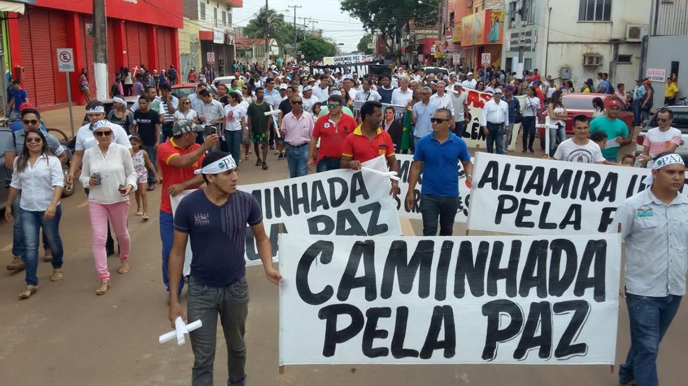 Centenas de pessoas participaram da manifestação pela paz em Altamira, em 2016 (Foto: Elizabete Pereira/ Arquivo Pessoal)