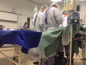 Cirurgia que retirou os òrgãos do filho de vereador para doação (Foto: Divulgação/Santa Casa)