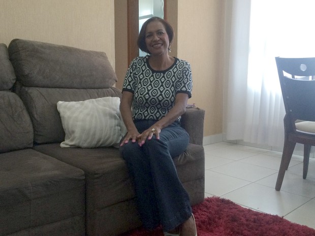 Sandra Camargo contou que se sente mais segura morando em apartamento Goiânia Goiás (Foto: Vanessa Martins/G1)