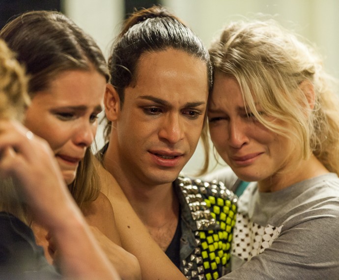 Visky e modelos também choram pela perda (Foto: Artur Meninea/ Gshow)
