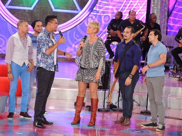 Sorriso Maroto conversam com Xuxa (Foto: Divulgação / Xuxa Produções) Sorriso Maroto conversam com Xuxa (Foto: Divulgação / Xuxa Produções)