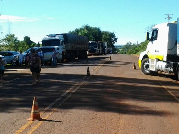 G1 Caminhoneiros Fazem Protesto Em Rodovia De Mato Grosso Do Sul