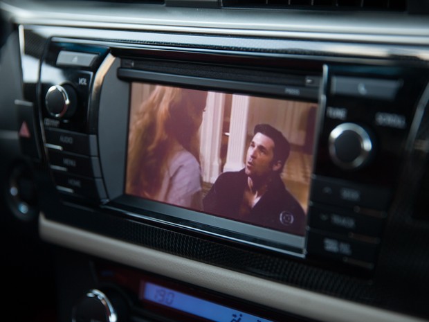 TV digital é um dos recursos da central multimídia do Toyota Corolla Altis (Foto: Marcelo Brandt / G1)