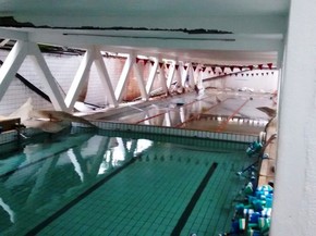 Professor Se Salva De Acidente Aereo Pulando Na Piscina De Academia Santos E Regiao G1