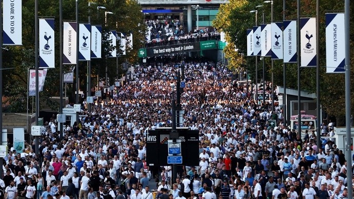Torcida do Tottenham foi em peso a Wembley (Foto: Uefa.com) Torcida do Tottenham foi em peso a Wembley (Foto: Uefa.com)