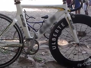 Bike adaptada é avaliada em R$ 30 mil (Foto: Reprodução/TV São Francisco)