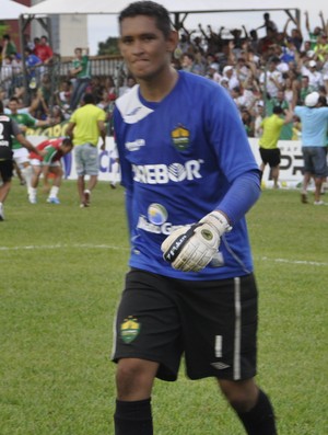 Goleiro Laênio dispensado do Cuiabá (Foto: Robson Boamorte/GLOBOESPORTE.COM) Goleiro Laênio dispensado do Cuiabá (Foto: Robson Boamorte/GLOBOESPORTE.COM)