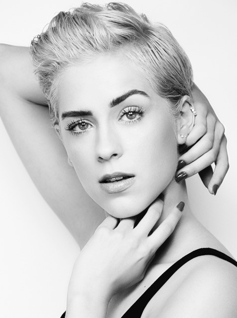 Sophia Abrahão fotografada por André Schrillo, make de Liege Wisniewski e styling de Dudu Farias (Foto: Divulgação)