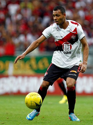 mansur; vitória (Foto: Felipe Oliveira/Divulgação/EC Vitória) mansur; vitória (Foto: Felipe Oliveira/Divulgação/EC Vitória)