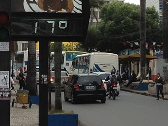 Nesta sexta, termômetros registraram a menor do ano em Cuiabá (Foto: Kelly Martins/G1)