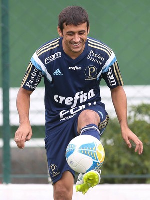 Artilheiro, Robinho busca resolver para o Verdão: 