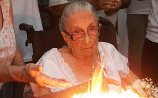 Café da manhã em comemoração dos 105 anos de Dona Canô, na Bahia (Foto: Edgar de Souza / AgNews)