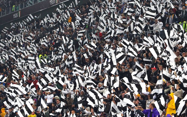 Torcida Juventus contra o Milan (Foto: Getty Images)