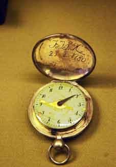 Relógio de bolso de Tiradentes está exposto em museu de BH (Foto: Oswaldo Afonso/Imprensa MG)