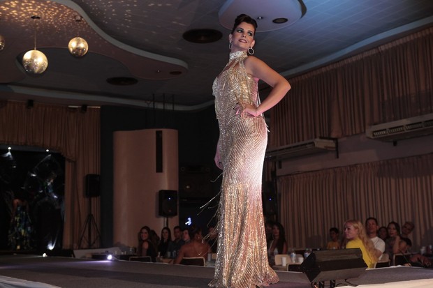 Náthalie Oliveira, a Miss Transex 2015 (Foto: Isac Luz/EGO)