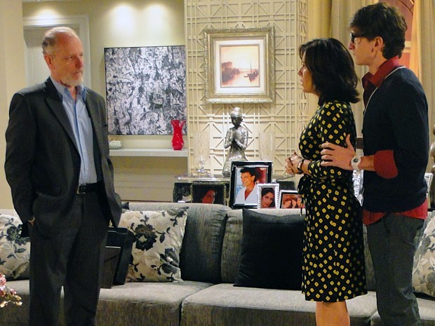 Advogado confirma que Vitório vendeu 65% da Positano a Otávio, e Roberta fica chocada (Foto: Divulgação/TV Globo) Advogado confirma que Vitório vendeu 65% da Positano a Otávio, e Roberta fica chocada (Foto: Divulgação/TV Globo)