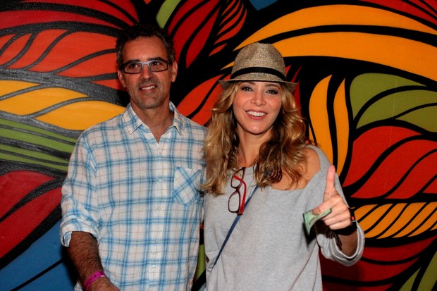 Christine Fernandes e Floriano Peixoto em show no Rio (Foto: Marcello Sá Barreto/ Ag. News)