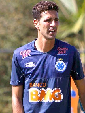 Leandro Guerreiro na coletiva do Cruzeiro (Foto: Denilton Dias / Vipcomm)