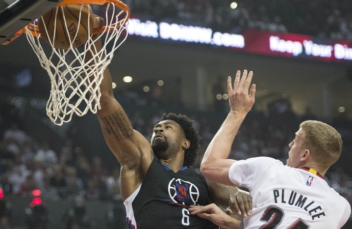 DeAndre Jordan e Mason Plumlee Blazers x Clippers NBA (Foto: Reuters)