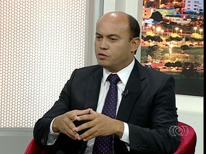 Sandoval é entrevistado no JA 2 (Foto: Reprodução/TV Anhanguera)