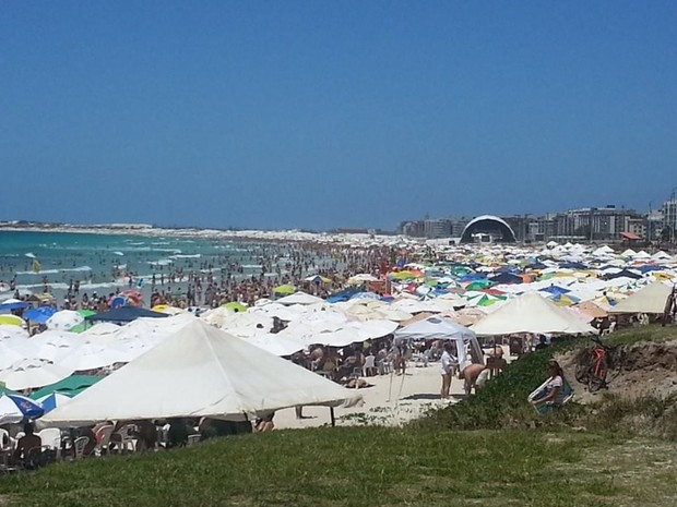 Feriado de 15 de Novembro lotou a praias do Forte em Cabo Frio (Foto: Fernada Soares / G1) Feriado de 15 de Novembro lotou a praias do Forte em Cabo Frio (Foto: Fernada Soares / G1)
