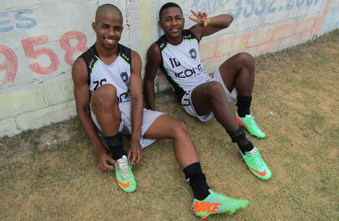 Ao lado do lateral-direito Hayner, João Paulo é uma das esperanças do Rio Branco no Campeonato Capixaba (Foto: Deysiane Gagno/Rio Branco AC)