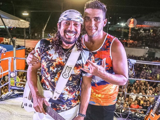 Bell recebe André Marques em trio durante carnaval de Salvador (Foto: Fábio Cunha / Assessoria de imprensa)