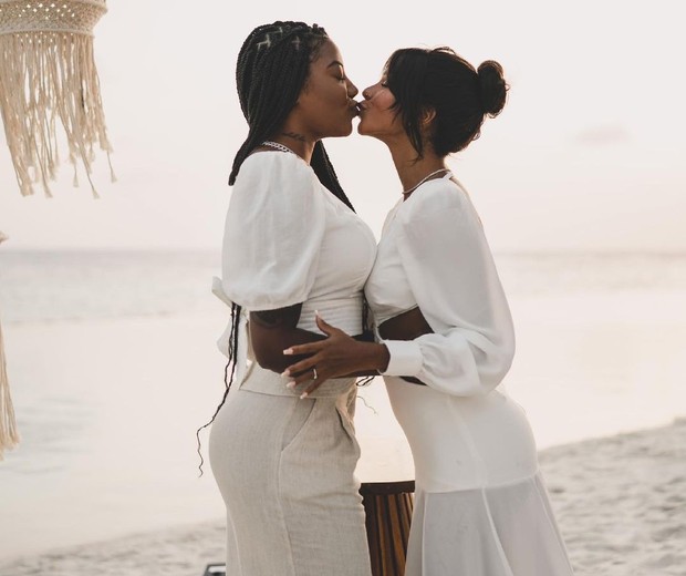 Ludmilla e Brunna Gonçalves: Casamento celebrado em Curaçao em junho de 2021 (Foto: Reprodução/Instagram)