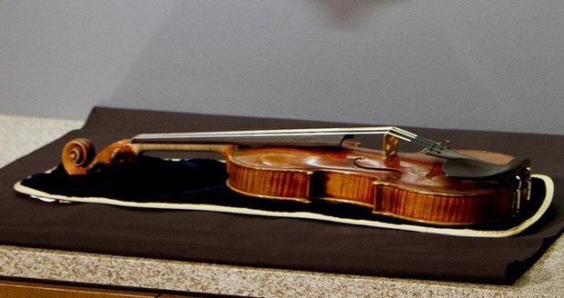 Fotografia ilustrativa de violino Stradivarius (Foto: REUTERS/Darren Hauck)