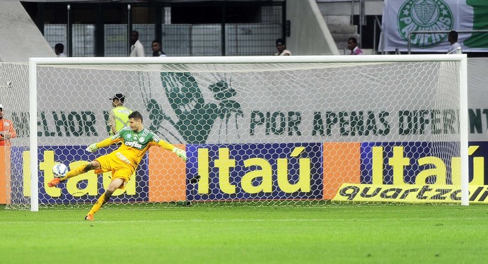 Chuva e time B fazem torcida sofrer, mas perdoar Palmeiras por decisão