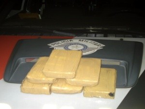 Quatro são detidos por tráfico de drogas em Jacareí, SP (Foto: Divulgação/Polícia Militar)