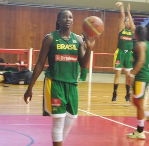 Seleção feminina de basquete - Clarissa (Foto: Marcos Guerra)