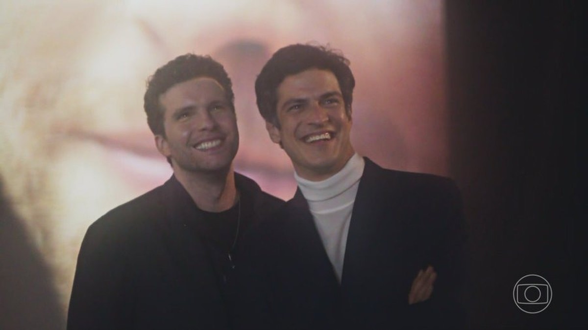 Mateus Solano E Thiago Fragoso Relembram Beijo Gay Em Novela Redimiu