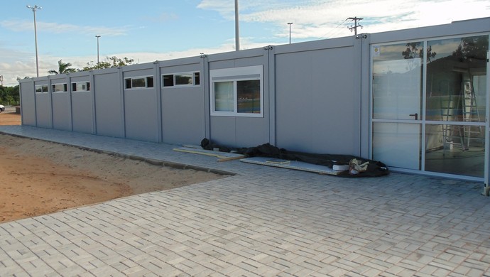 Estrutura do vestiário é composta por 14 módulos e ocupa uma área de 190 metros quadrados (Foto: Klênyo Galvão) Estrutura do vestiário é composta por 14 módulos e ocupa uma área de 190 metros quadrados (Foto: Klênyo Galvão)