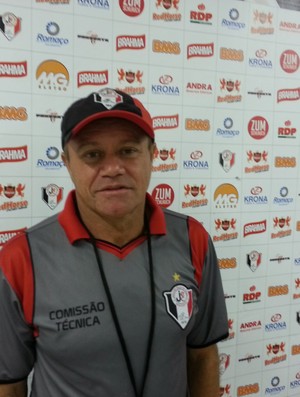 Arturzinho técnico Joinville (Foto: Karen Couto/RBS TV)