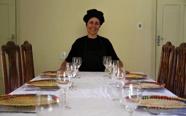 Vanessa é responsável pela preparação da comida do Papa Francisco (Foto: Carlos Santos/G1)