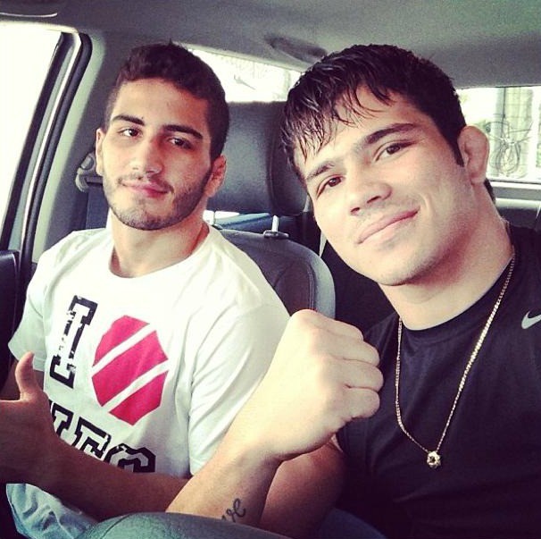 Erick Silva e o irmão mais novo, Gabriel Silva (Foto: Reprodução/Instagram)