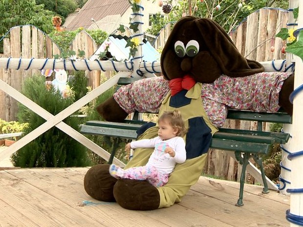 Crianças se divertem no local (Foto: Reprodução/ TV Gazeta)