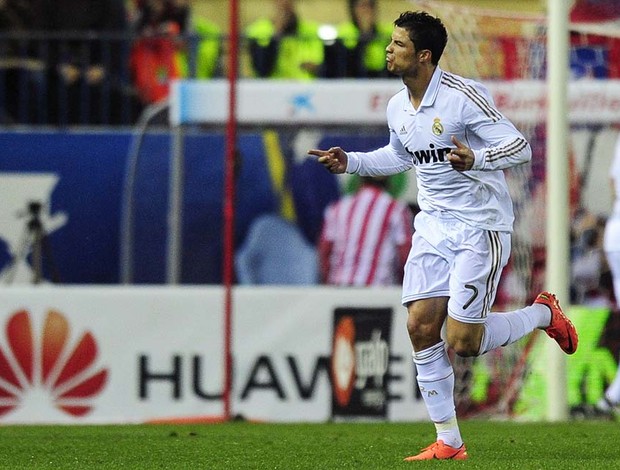 Cristiano Ronaldo comemorando gol - Atlético de madrid X Real MAdrid (Foto: Ag. AFP)